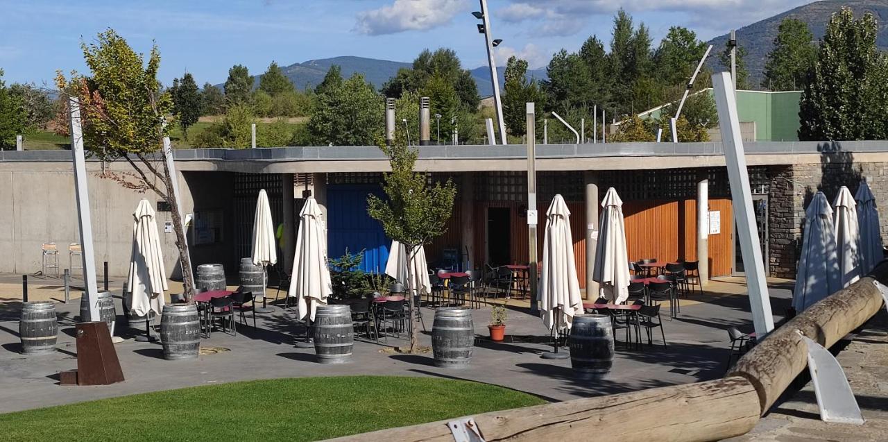 Apto Pirigolf & Pool Margas, Sabinanigo Sabiñánigo Exteriör bild