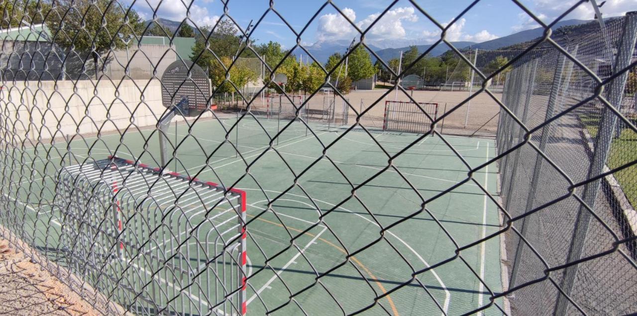 Apto Pirigolf & Pool Margas, Sabinanigo Sabiñánigo Exteriör bild